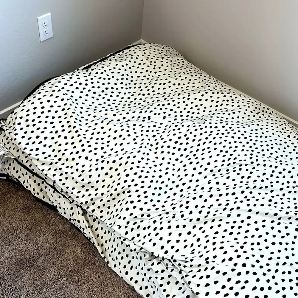 KATE SPADE Black Dots Duvet King Comforter
